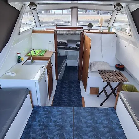 Cosy Boat Flat At * Barcelona