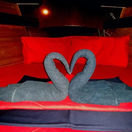 Cosy Boat Flat At *
