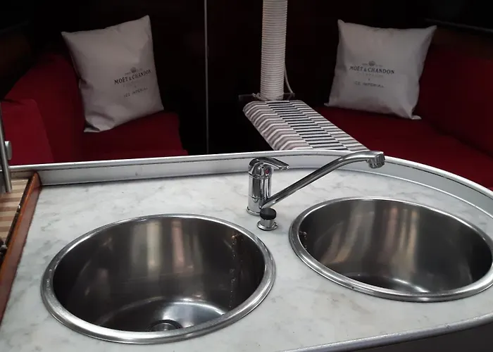 보트호텔 Cosy Boat Flat At