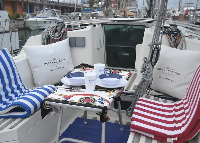 Cosy Boat Flat At 보트호텔